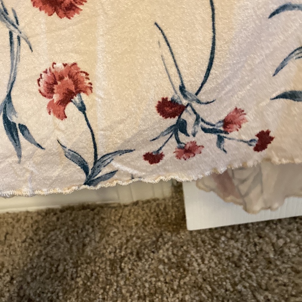 Floral Top - Picture 5 of 6